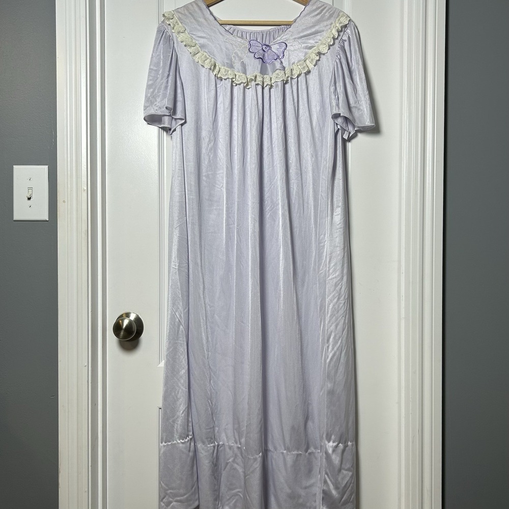 Vintage 70s Satin Lavender Butterfly Lace Ruffle Collar Maxi Nightgown Nap Dress
